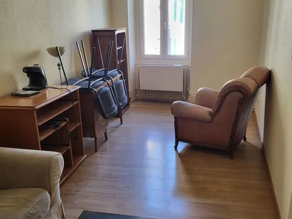 NEVERS CENTRE VILLE TYPE F2 MEUBLE