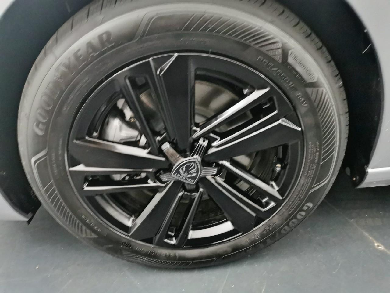Peugeot 308 hybrid 145 e-dcs6 style — photo 16