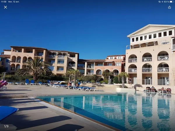 T3 meublé dans domaine avec piscine