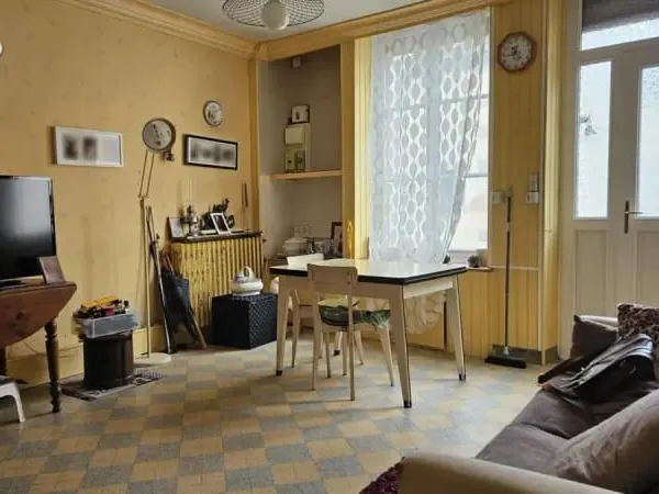 Maison de ville avec cour-terrasse