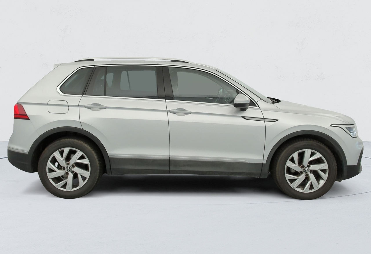Volkswagen Tiguan — photo 6