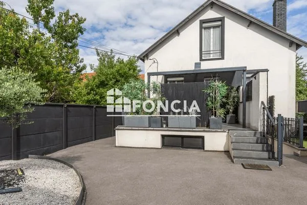 Maison 9 pièces 154 m²
