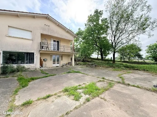 Maison 8 pièces 250 m²