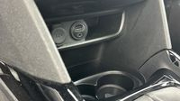 Peugeot 2008 1.2 PureTech 130ch Allure S&S — photo 18
