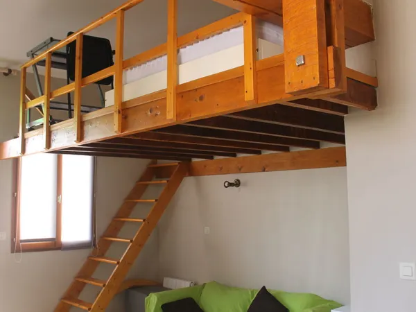 loué studio avec couchage en mezzanine