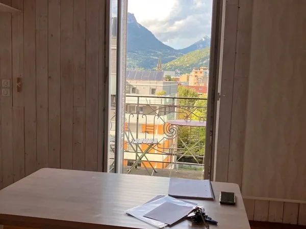 T2 meublé 39m2 Quartier aigle/mutualiste 651,30