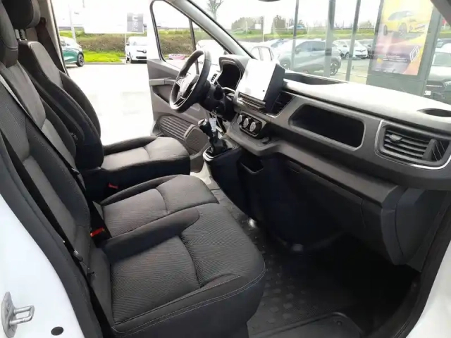 Renault Trafic fgn l1h1 2800 kg blue dci 130 — photo 38