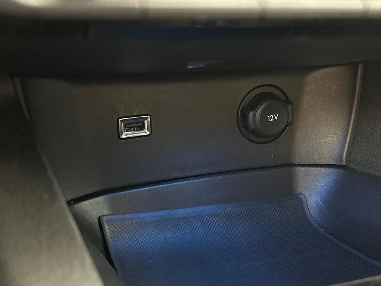 Peugeot 3008 hybrid 225 e-eat8 allure pack — photo 28