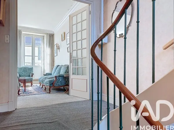 Maison 9 pièces 201 m²