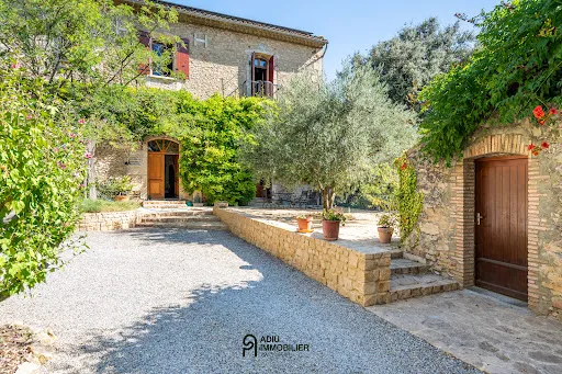 Maison 12 pièces 400 m²