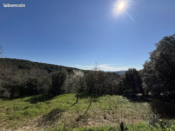 Vente | Terrain constructible | 1330 m² | Roquessels | Expo Sud