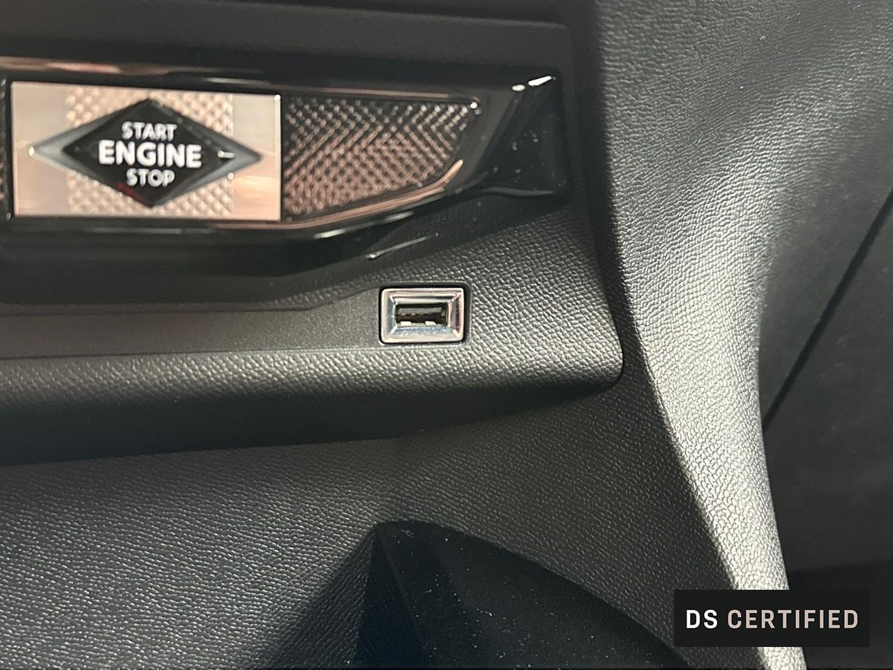 Ds Ds 3 crossback puretech 155 eat8 performance line+ — photo 31