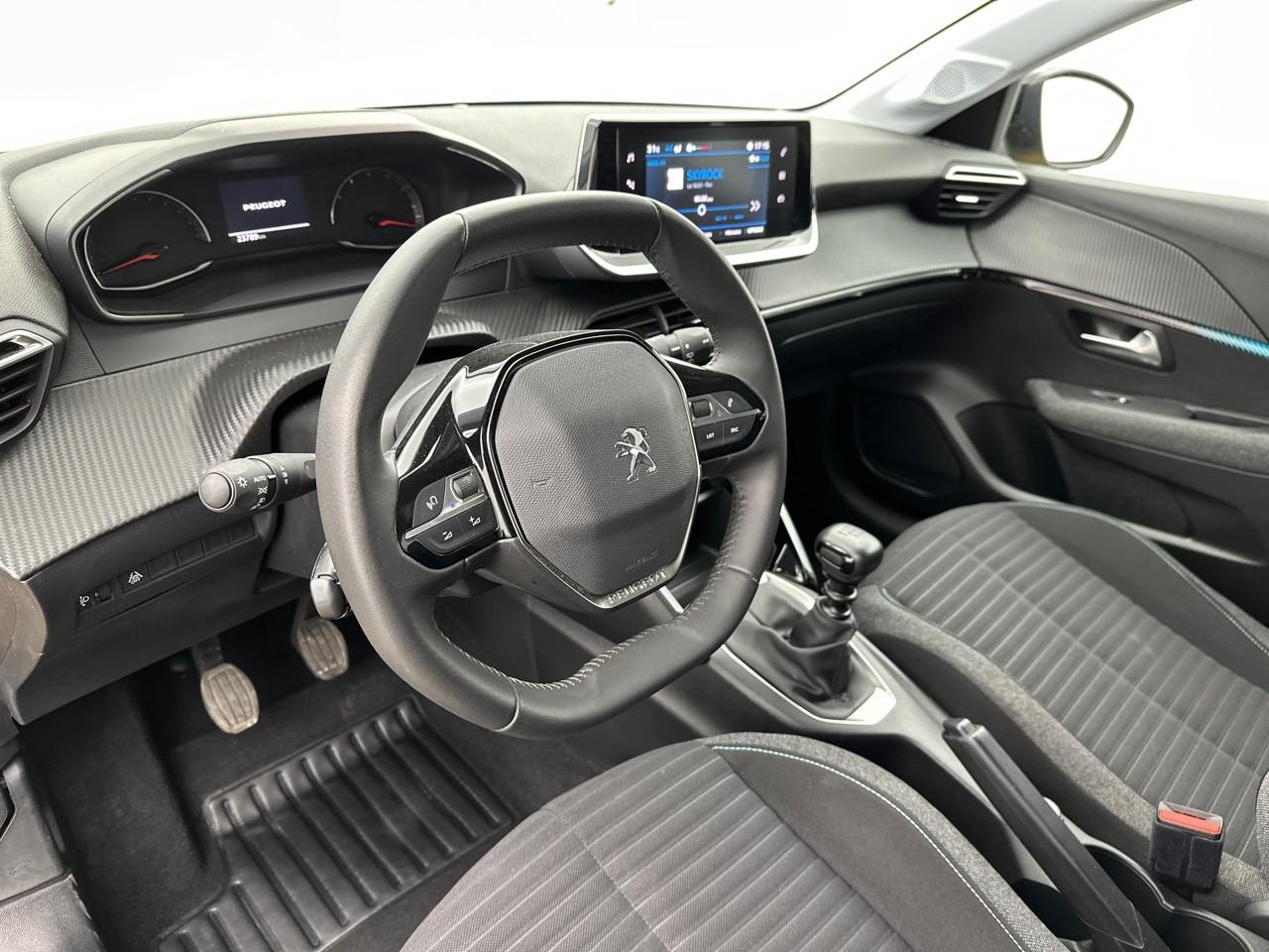 Peugeot 208 puretech 100 s&s bvm6 style — photo 8