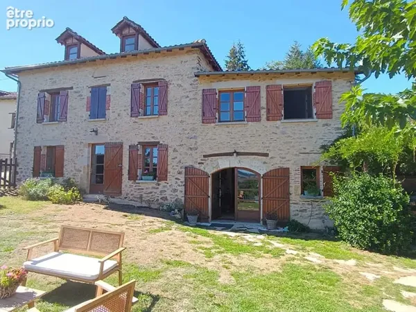 Maison de caractère rénovée - vue exceptionnelle - à moins de 20 minutes de figeac