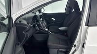 Toyota Yaris 116h Dynamic 5p MY22 — photo 12