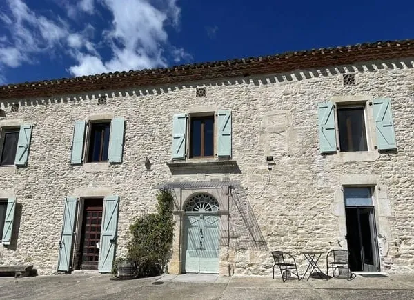 Maison 10 pièces 341 m²