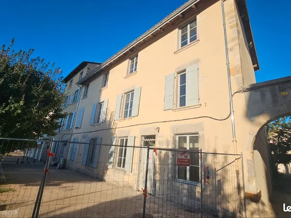 Appartement plein centre Sainte Colombe