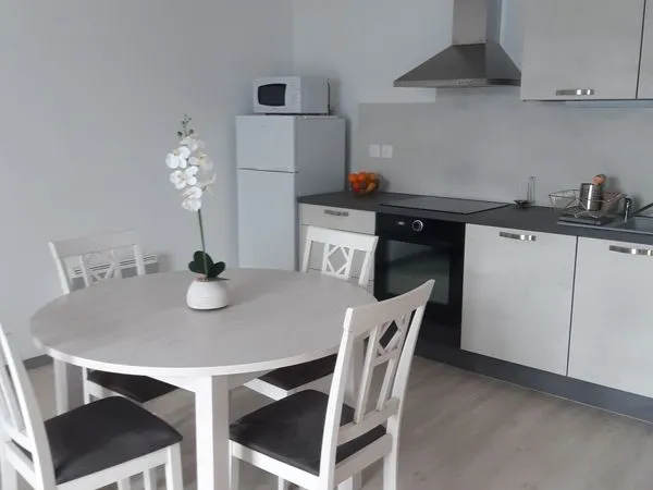 T2 45 m² avec parking privatif entre les thermes et la gare