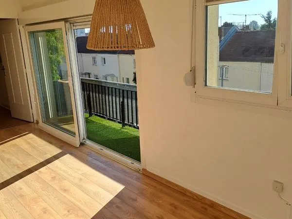 F2 entièrement rénové avec 2 balcons