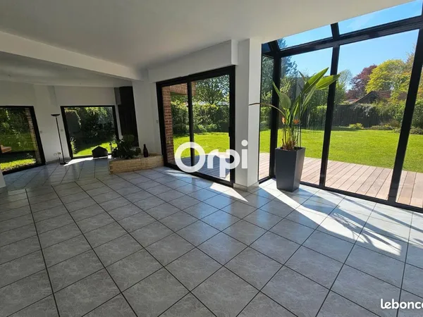 Maison 5 pièces 260 m²