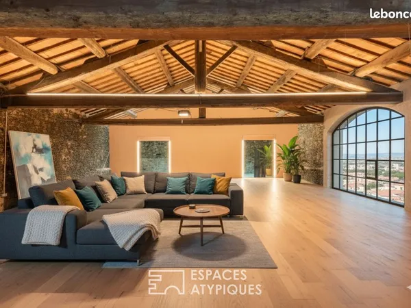 Local 1 pièce 650 m²