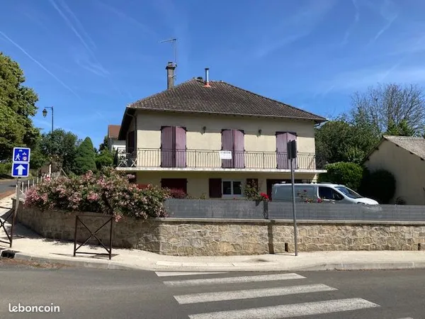 Location maison bourg de Janailhac