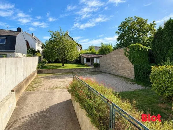 APPARTEMENT T2 - JARDIN COLLECTIF - CAVE - GARAGE - QUARTIER SAINTE-THERESE/JACQUES CARTIER