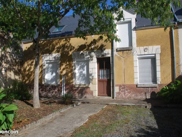 Maison dans un bourg 30 km sud de Tours