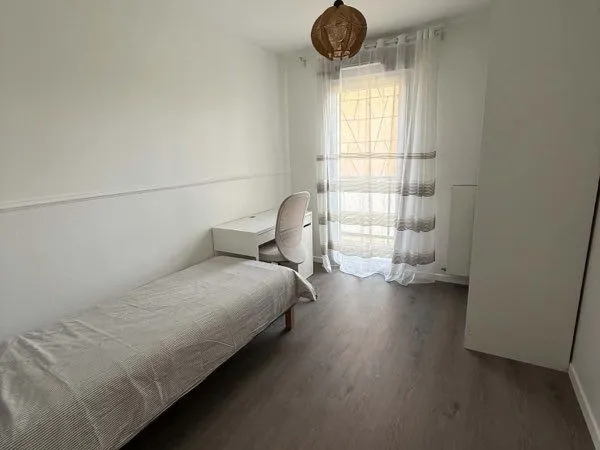 Chambre meublée - Colocation