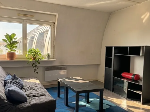 Bordeaux Victoire, au calme, grand appartement T2 de 63 m2 convertible en trois pièces, place garage