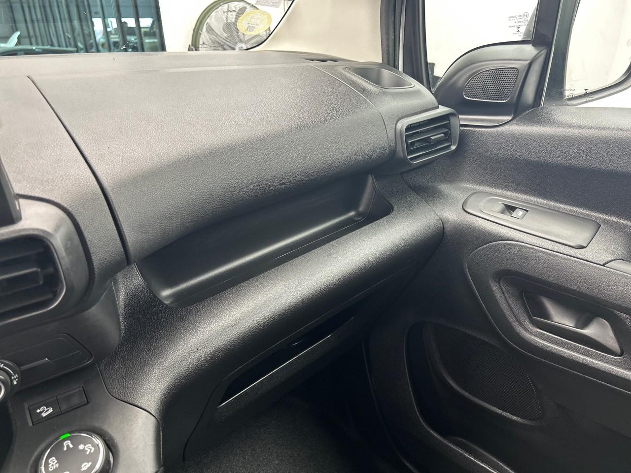 Peugeot Partner fourgon standard 1000 kg bluehdi 100 s&s bvm5 grip — photo 25