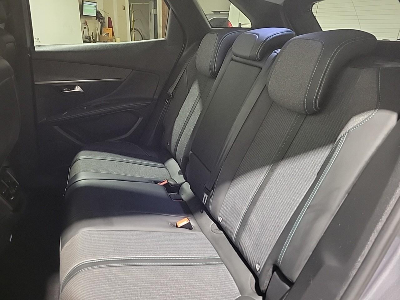 Peugeot 3008 bluehdi 130ch s&s eat8 allure pack — photo 13