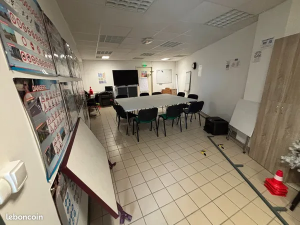 Local commercial rosieres pres troyes
