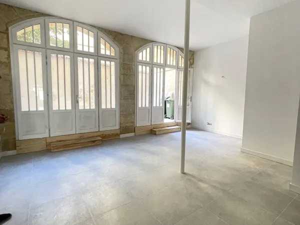 Local commercial 3 pièces 96 m²
