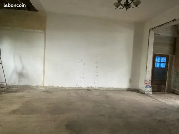 Location, Box ou Garage ou entrepôt