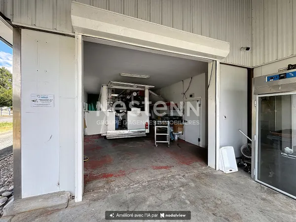 A VENDRE EN EXCLUSIVITE - Local d'activité Allassac 270m2 avec auvent bureau- salle d'eau-WC-chambre