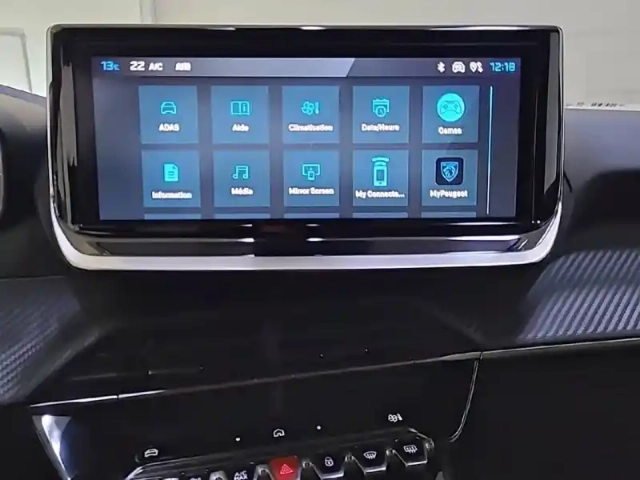 Peugeot 2008 hybrid 145 e-dcs6 — photo 14