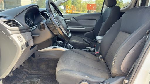 Mitsubishi L200 2.4 DI-D 181 4WD - Intense Connect – 2018 – 165157 km – Diesel – Boîte Manuelle — photo 17