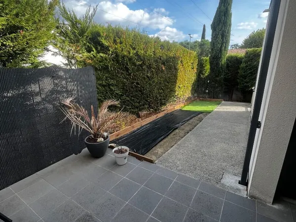 Proximité FONDEYRE Villa de type 3 avec garage et jardin