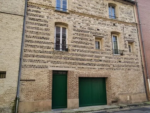 Immeuble 9 pièces 199 m²