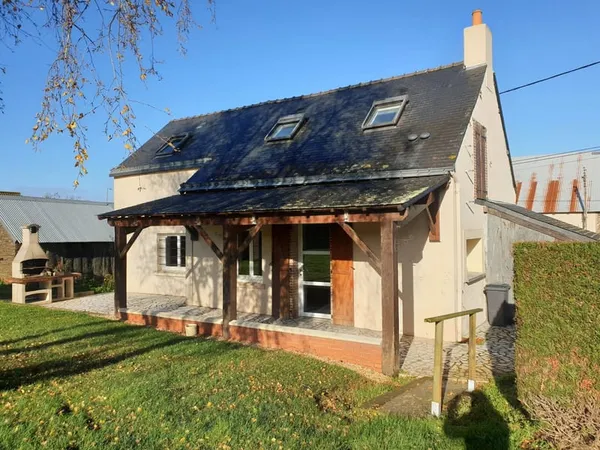 Charmante maison de campagne avec beau terrain