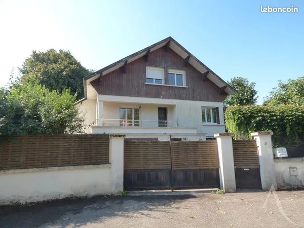 Maison 11 pièces 275 m²