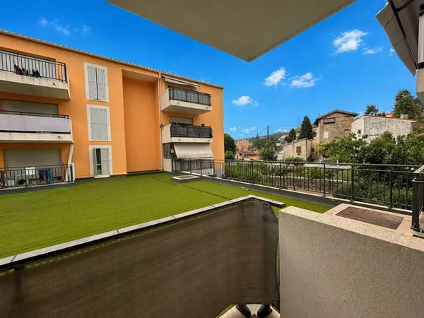 Appartement 2 pièces 41m2 avec terrasse et parking