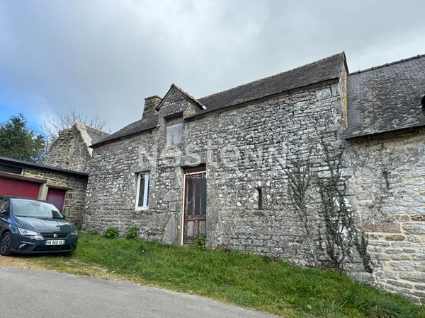À vendre - Charmante maison en pierre à rénover entièrement