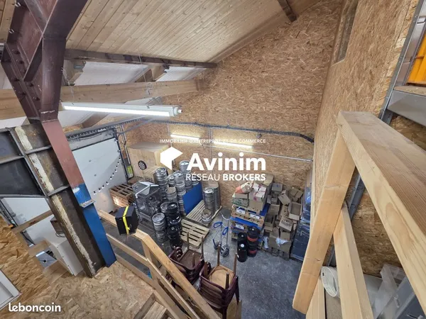 Local 320 m² Epagny Metz-Tessy
