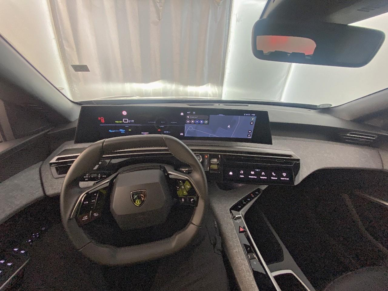 Peugeot 5008 electrique 210 ch 73 kwh allure — photo 12