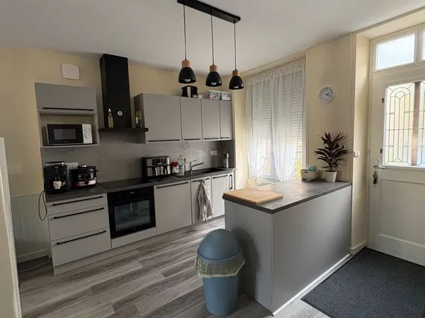 Maison rénovée 103 m² - 3 chambres - garage 40 m² - terrain 450 m² - Reuilly