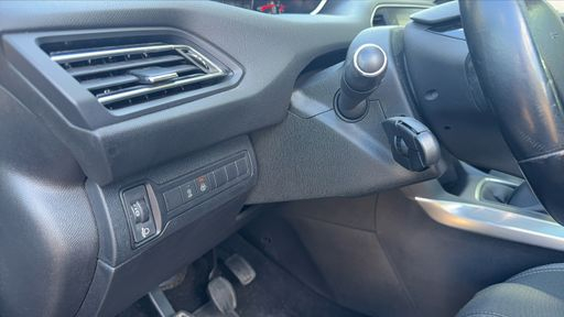 Peugeot 308 SW 1.5 BlueHDi 130 - Allure – 2018 – 114193 km – Diesel – Boîte Manuelle — photo 5