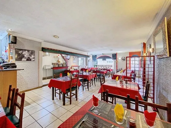 Local commercial 184 m²