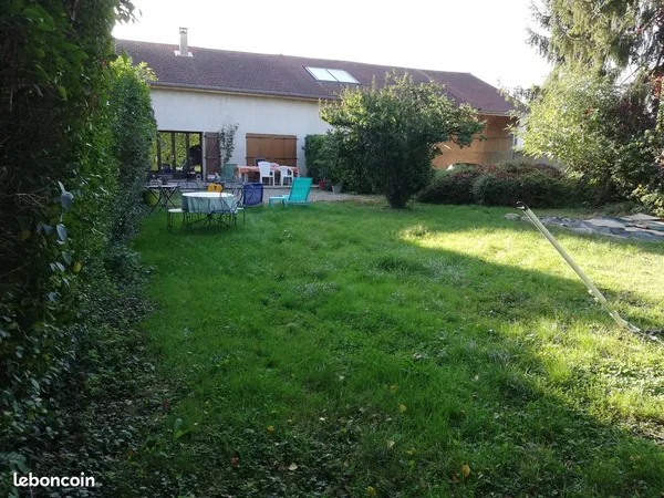 Ancienne ferme et terrains constructibles à vendre